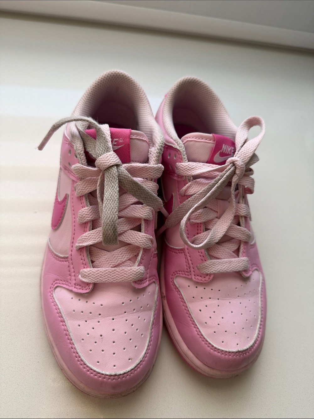 Nike Kids Low-Top Sneakers in Pink and Light Pink